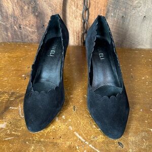 Vaneli Black Faux Suede Kitten Heel Pump - size 6